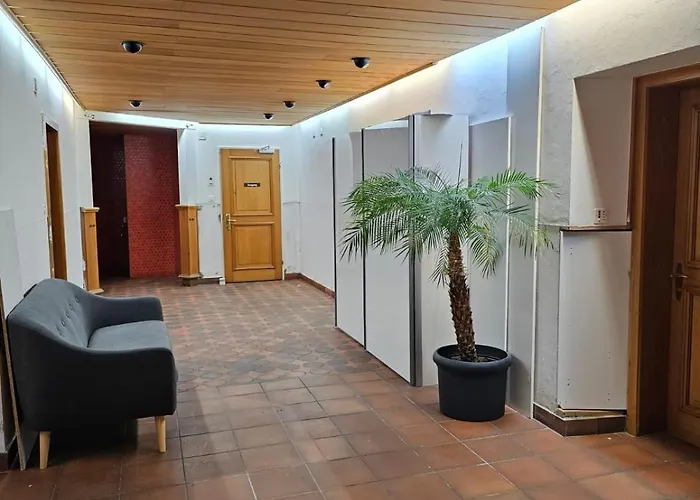 Privat Grosse Zimmer-merkur-mit Gemeinsamer Kueche Und Bad In Der Altstadt Konukevi 3*