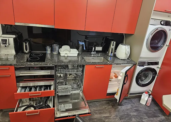 Privat Grosse Zimmer-merkur-mit Gemeinsamer Küche Und Bad In Der Altstadt 3*